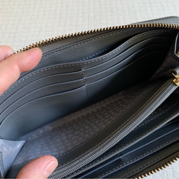 Kate Spade grey wallet - Picture 6 of 16